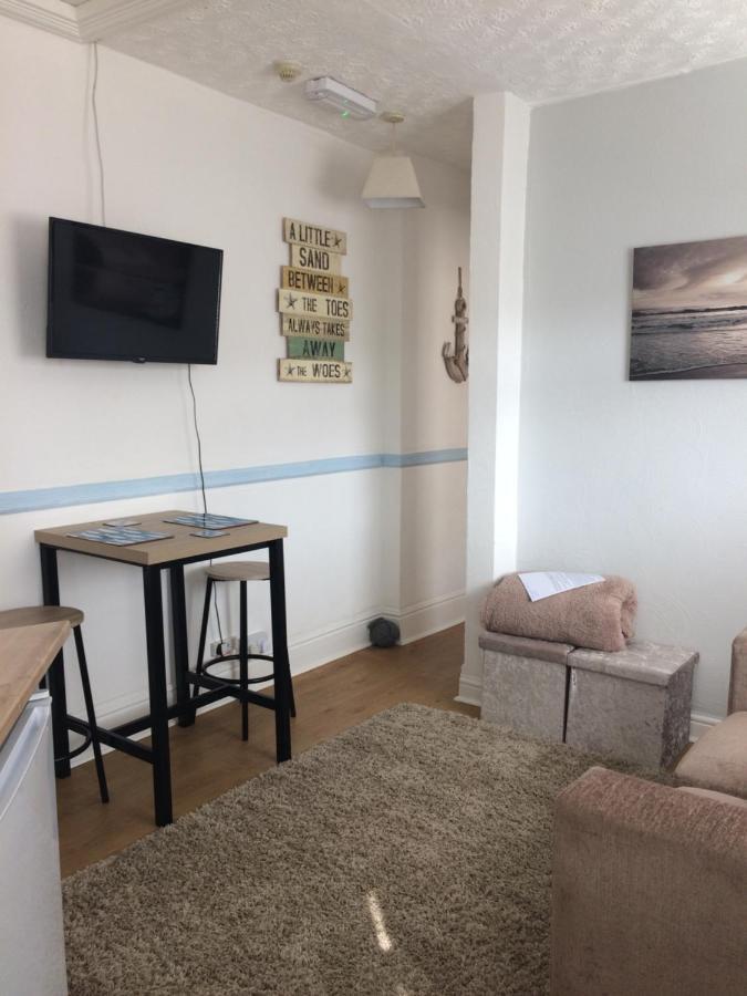 Lovely Little Flat By The Sea In Cleethorpes Exteriör bild