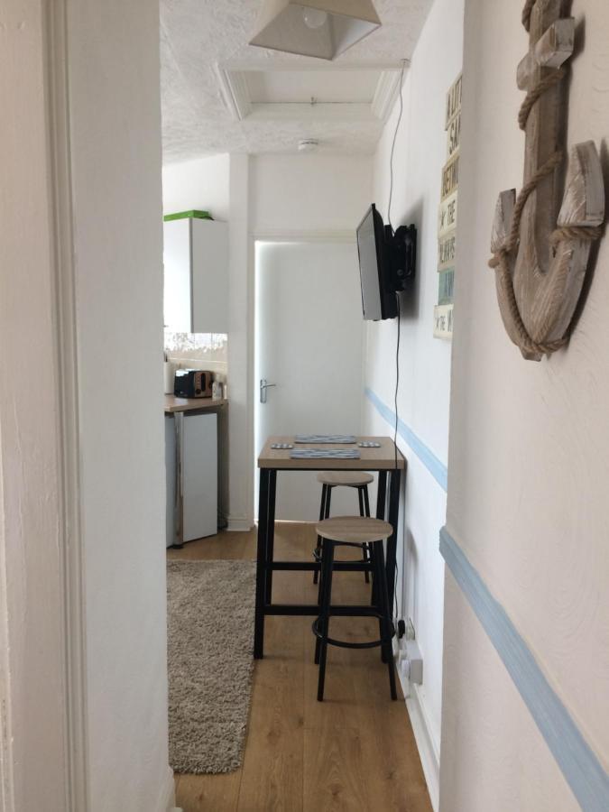 Lovely Little Flat By The Sea In Cleethorpes Exteriör bild
