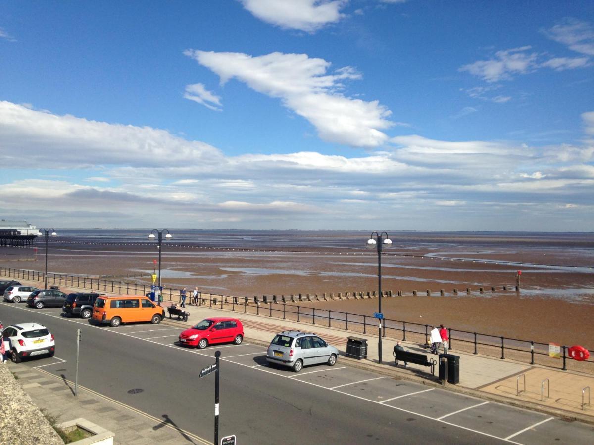 Lovely Little Flat By The Sea In Cleethorpes Exteriör bild